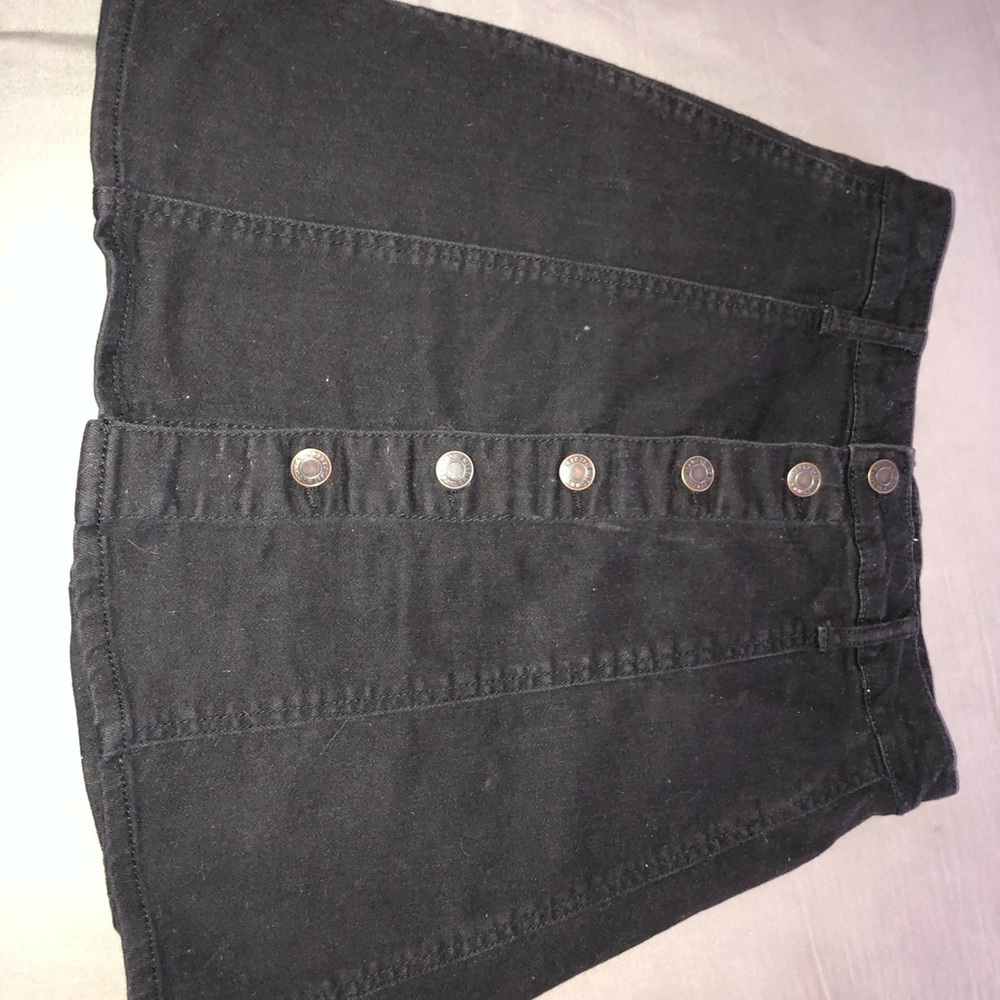 Black mossimo button up skirt